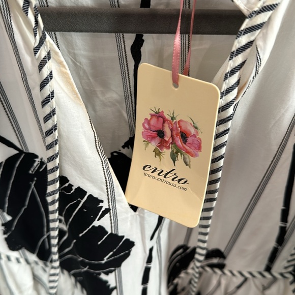 Entro Black & White Dress - Picture 3 of 5